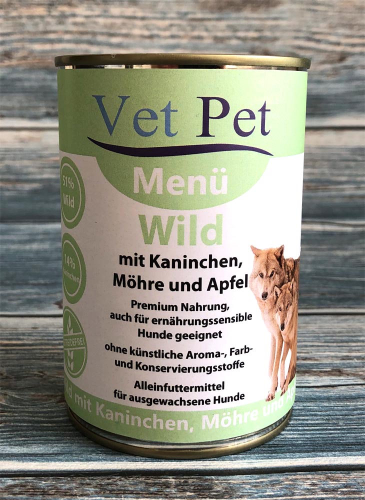 Wild mit Kaninchen, Möhre und Apfel